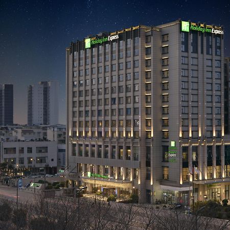 Holiday Inn Express Chengdu Huanhuaxi By Ihg-Near Jinsha Site Musem,Near Wuhou Temple Museum,Welcome Drinks,Free Gym,Free Self-Service Laundry Bagian luar foto