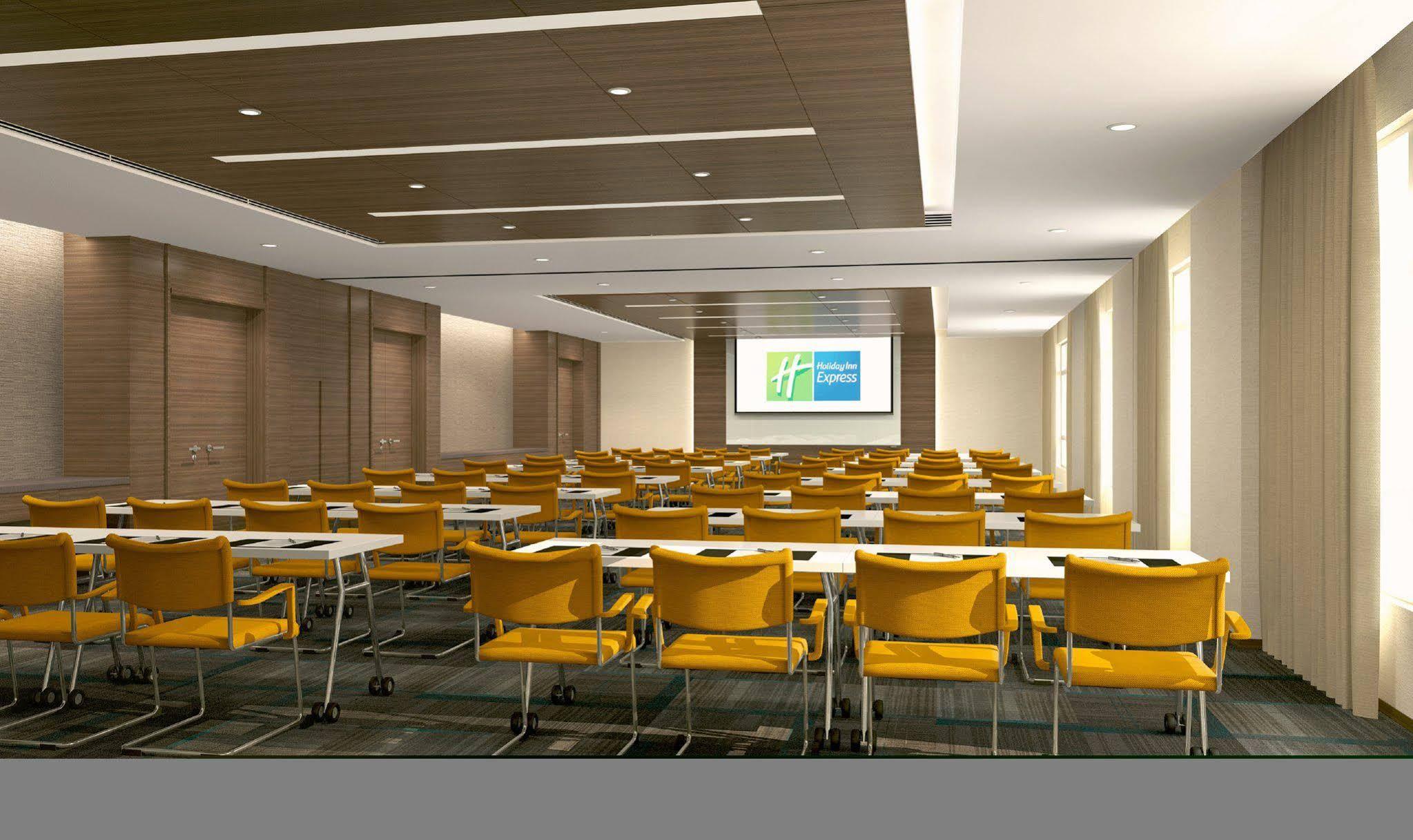 Holiday Inn Express Chengdu Huanhuaxi By Ihg-Near Jinsha Site Musem,Near Wuhou Temple Museum,Welcome Drinks,Free Gym,Free Self-Service Laundry Bagian luar foto