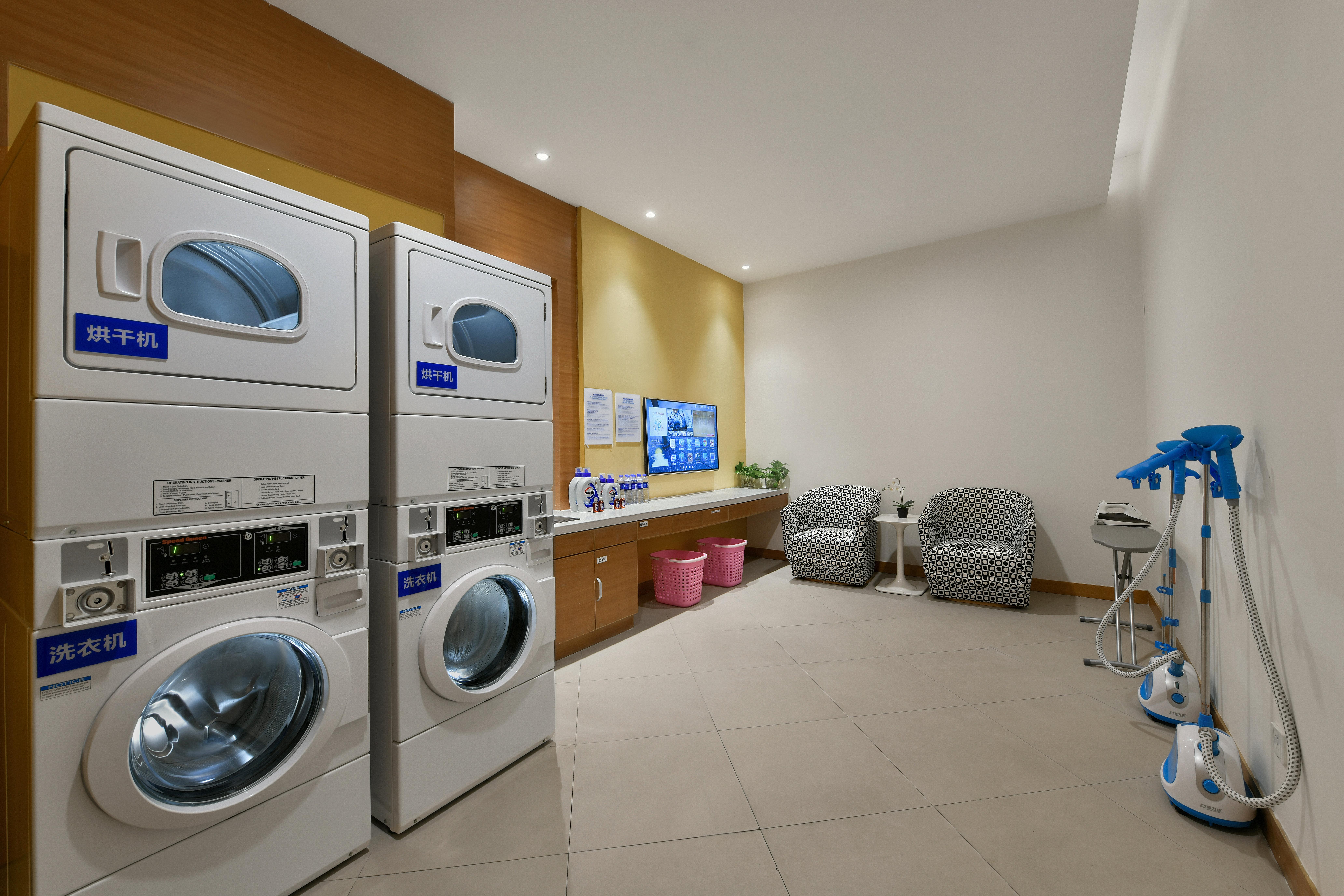 Holiday Inn Express Chengdu Huanhuaxi By Ihg-Near Jinsha Site Musem,Near Wuhou Temple Museum,Welcome Drinks,Free Gym,Free Self-Service Laundry Bagian luar foto