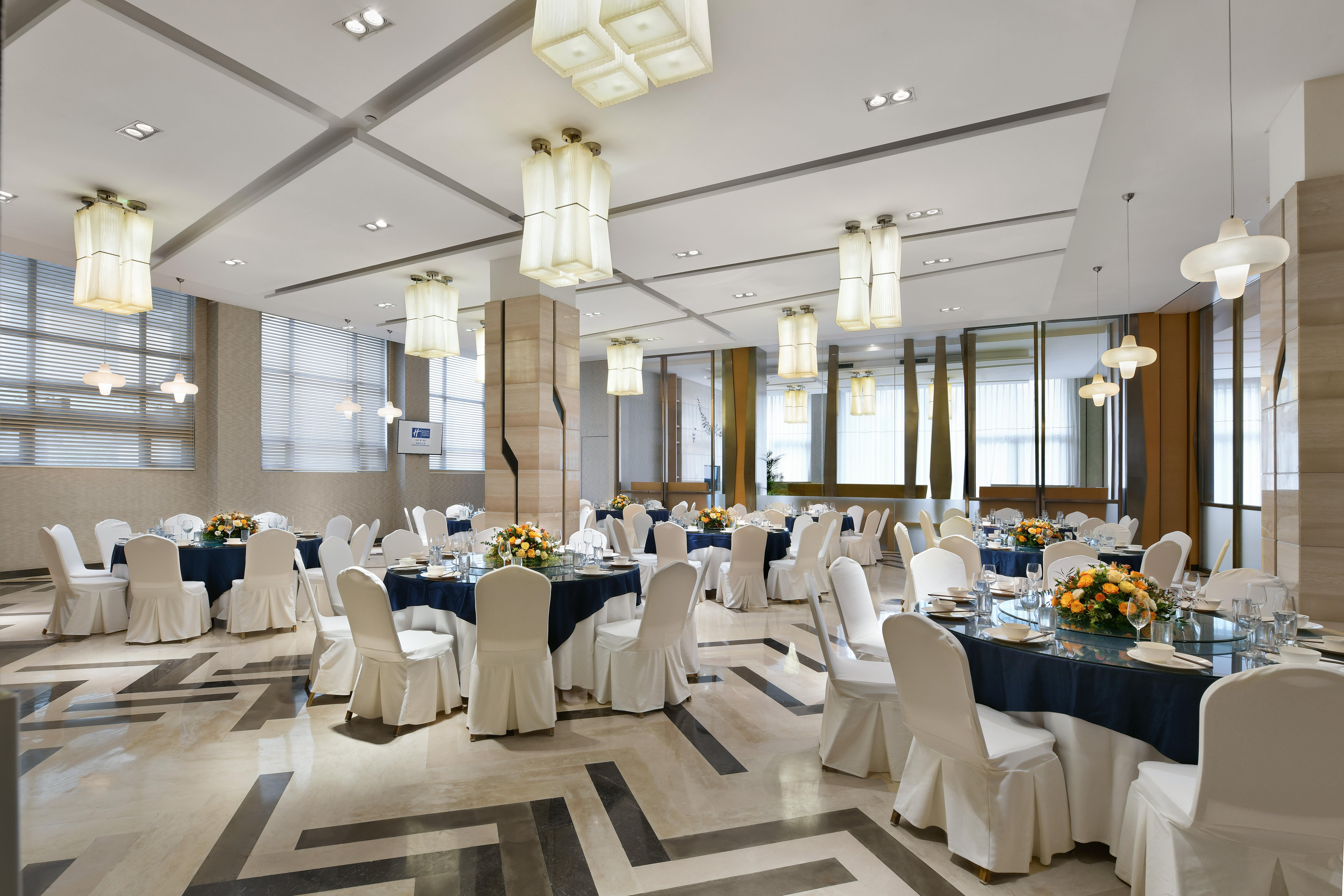 Holiday Inn Express Chengdu Huanhuaxi By Ihg-Near Jinsha Site Musem,Near Wuhou Temple Museum,Welcome Drinks,Free Gym,Free Self-Service Laundry Bagian luar foto