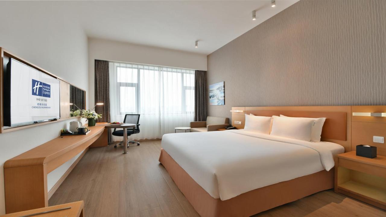 Holiday Inn Express Chengdu Huanhuaxi By Ihg-Near Jinsha Site Musem,Near Wuhou Temple Museum,Welcome Drinks,Free Gym,Free Self-Service Laundry Bagian luar foto