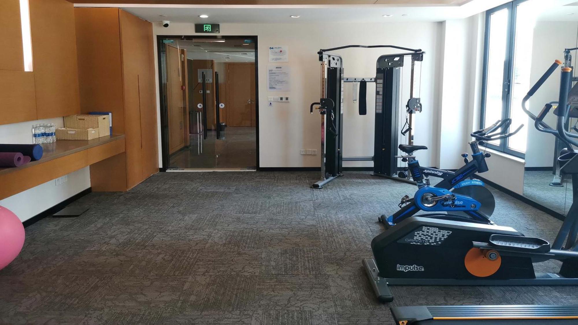 Holiday Inn Express Chengdu Huanhuaxi By Ihg-Near Jinsha Site Musem,Near Wuhou Temple Museum,Welcome Drinks,Free Gym,Free Self-Service Laundry Bagian luar foto