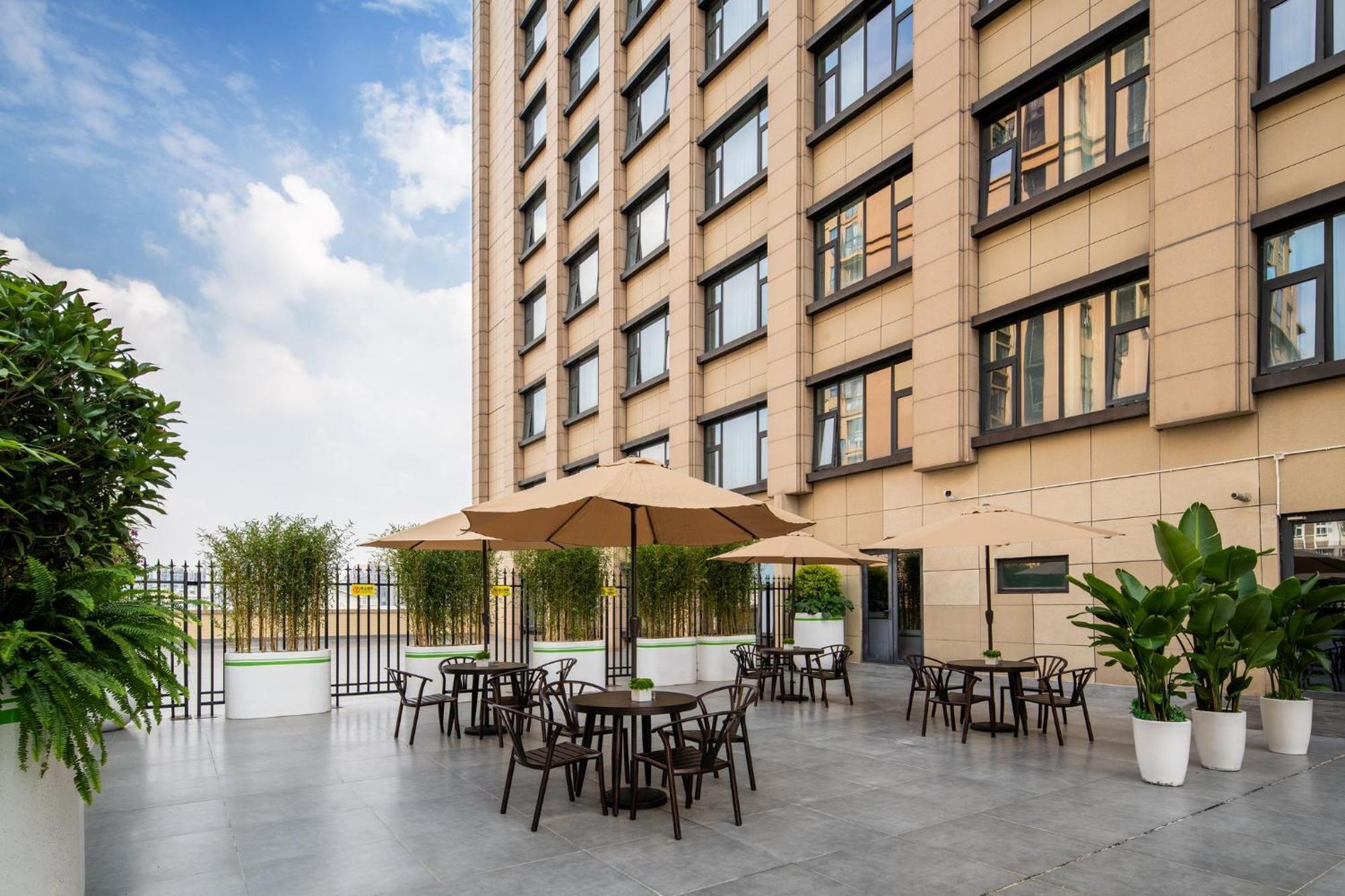 Holiday Inn Express Chengdu Huanhuaxi By Ihg-Near Jinsha Site Musem,Near Wuhou Temple Museum,Welcome Drinks,Free Gym,Free Self-Service Laundry Bagian luar foto
